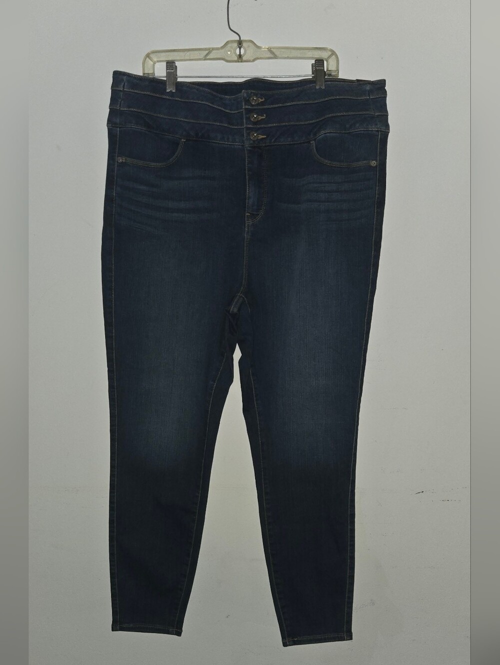 NWT Torrid Premium Triple Waist Skinny Jeans Thames Wash 20R Smoothing - Picture 3 of 6